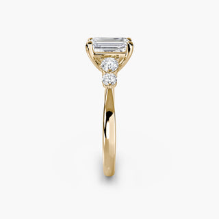 || #metal_yellow gold #diamond shape_emerald