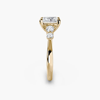 || #metal_yellow gold #diamond shape_radiant
