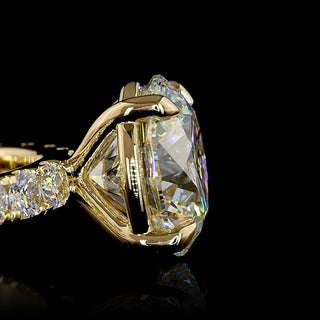 || #diamond shape_round #metal_yellow gold