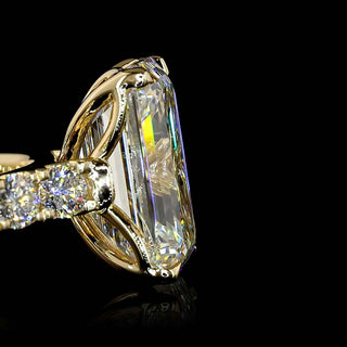 || #diamond shape_emerald #metal_yellow gold