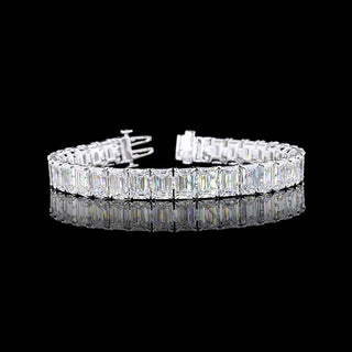 Emerald lab-grown diamond tennis bracelet with 35 carats total weight, 7-inch white gold bracelet featuring 100pt emerald diamonds.